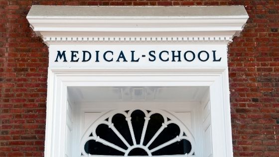 medical schools have scholarship programs