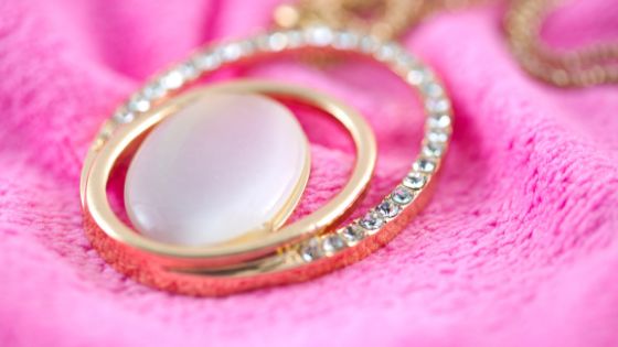 Seven Valuable Tips For Picking Your Gold Adornments